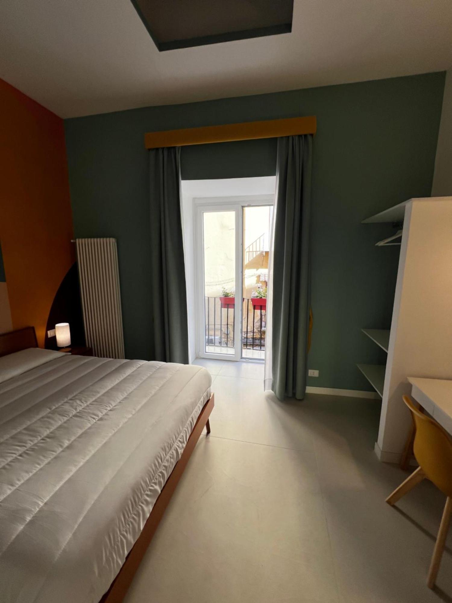 Bed & Breakfast Spaccanapoli 56 ภายนอก รูปภาพ